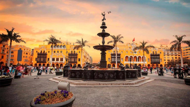 centro-historico-de-lima-turismo liberty