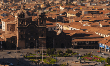 Vista panorámica de la Plaza de Armas en Cusco durante el tour de 3 días.