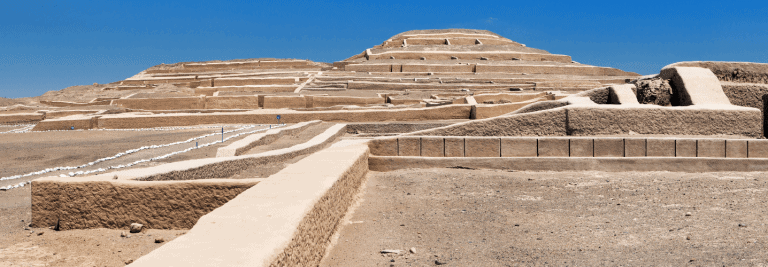 Tour a Cahuachi