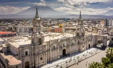 Plaza de Armas de Arequipa, la ciudad Blanca.