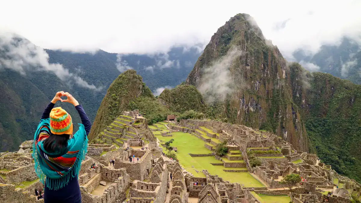 Turista en Machu Picchu