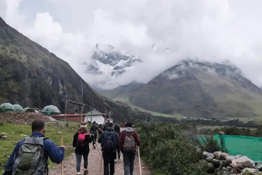 Randonnée vers la Lagune Humantay, effort physique et altitude en montagne