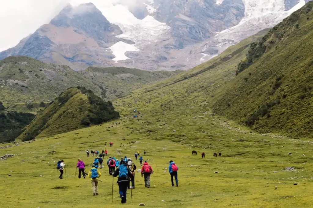Sentier de randonnée vers la Lagune Humantay depuis Soraypampa