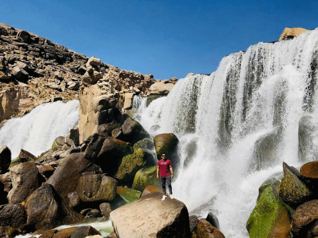 Hermosa Catarata de Pillones en Arequipa
