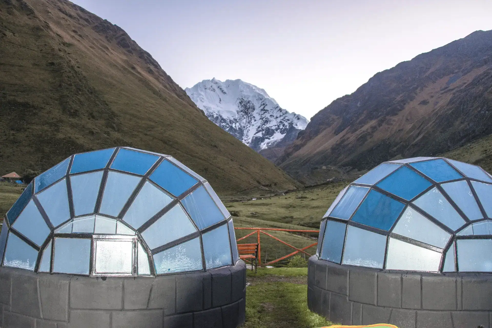 Lodge del Cielo en Soraypampa con vista al nevado Salkantay
