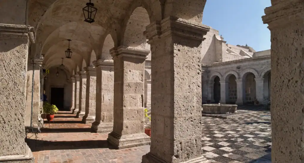 city tour arequipa claustros de la compañia 2026
