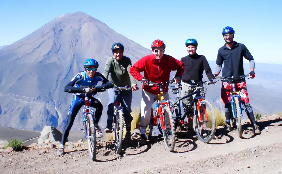 Downhill Volcán Chachani en Arequipa 2026 — Turismo Liberty