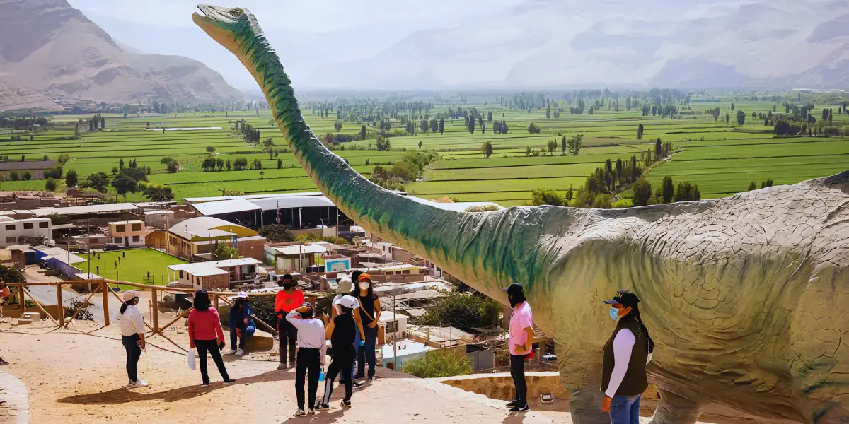 Huellas de Dinosaurio en Arequipa 2026 — Turismo Liberty