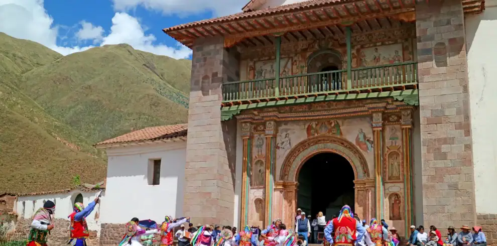Iglesia de Andahuaylillas en la Ruta del Sol Cusco Puno