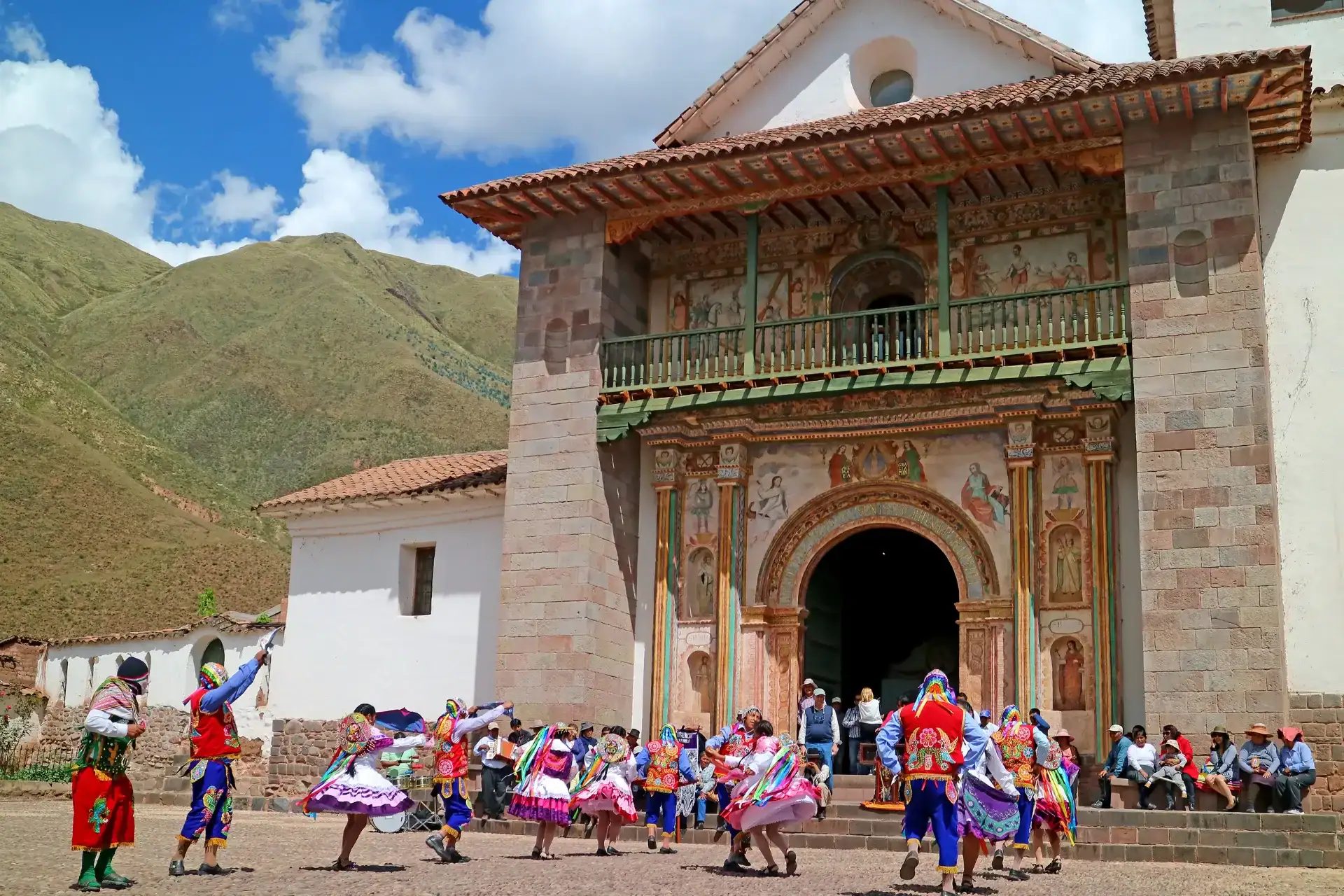 Iglesia de Andahuaylillas en la Ruta del Sol Cusco Puno